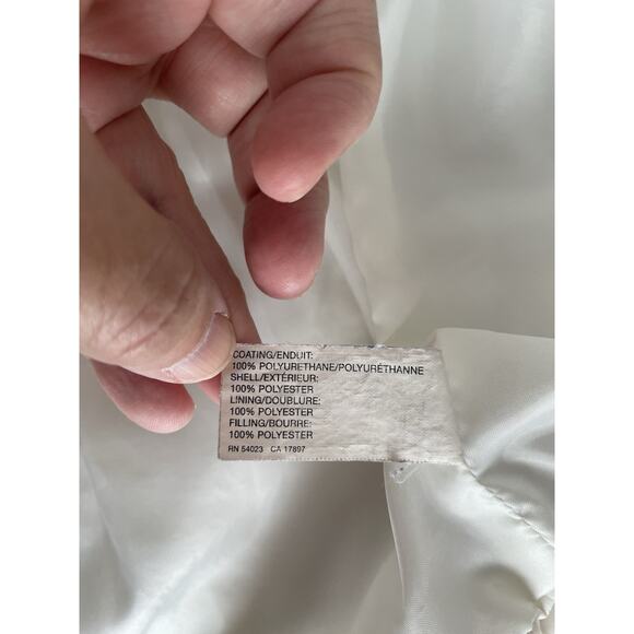 GAP White Puffer Vest - Picture 5 of 10